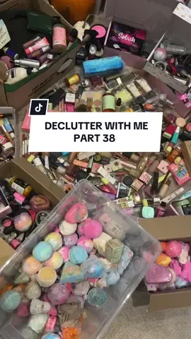Declutter with me 💄✨🩷 Part 38 #declutter #declutterwithme #makeupcollection #lushcommunity #skincarecollection 