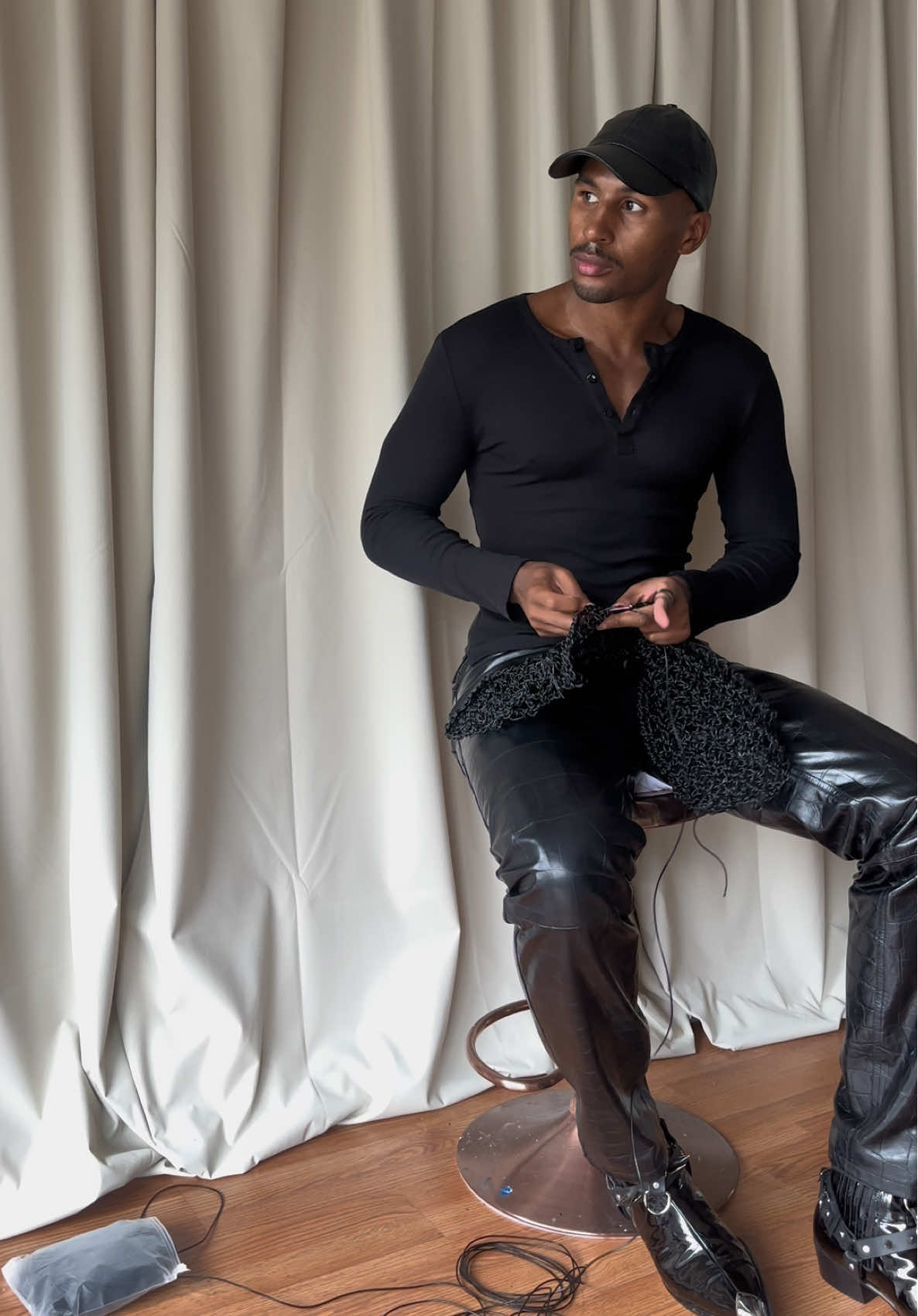 Firm believer in “Look Good, Feel Good”    #crochetpapi #mensfashion #mensstyle #allblackeverything #mensoutfitideas 