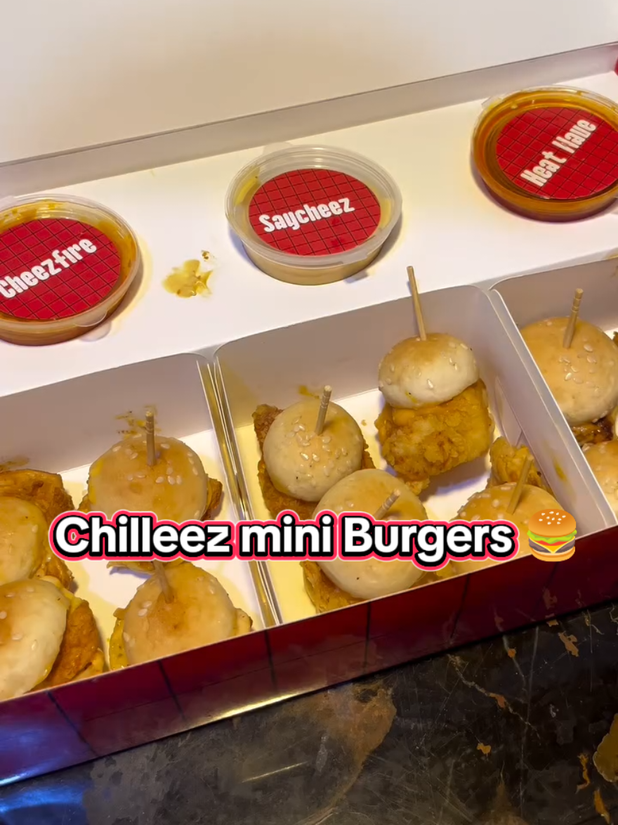 Chilleez Mini Burgers! 🍔  #fyp #foryoupage #trending #chilleez #restaurantcontent 