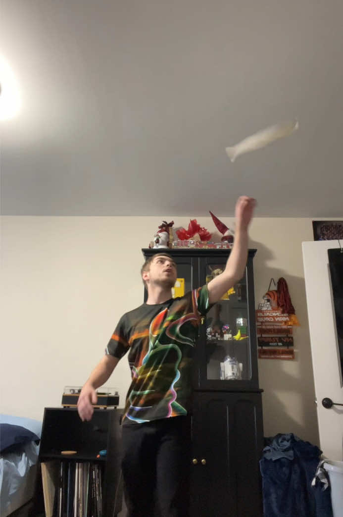 Pizza Wars 2025 got me wanting to learn dough tricks 😂  #pizzawars #pizza #dominos #papajohns #fyp