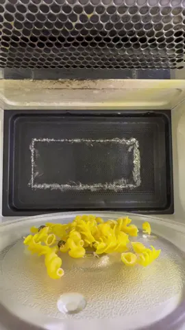 Microwave vs pasta 🍝 new experiment #microwave #Science #experiment #fypシ #satisfying 