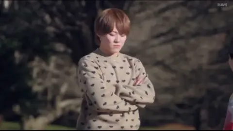 大橋和也くんのダンス先生の優しい言葉に泣いた😭 めちゃ子供👦の輪ダンスを褒める大橋くん（皇太くん)💛💚 完璧に踊るより、誰かの心に届くように踊れという ダンス先生の言葉を大人になって子供を見て悟るようになった皇太くんえらい👏🏻👏🏻😭 僕にもダン🕺を教えていただきです。 #大橋和也  #なにわ男子  #君がトクベツ #おおすすめのりたい  #運営さん大好きです 