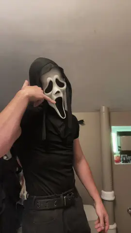 Gang yall don’t know how much I fw bagels  #ghostface #screammovie #ghostfacecosplay #horror 