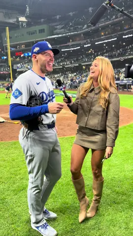 NLCS Game One GAME DAY! It doesn’t get better than this. Feet are sore, heart is full, come along for the ride @MLB @MLB Network #dodgers #brewers #sportsreporter #mlbreporter #dayinthelife 