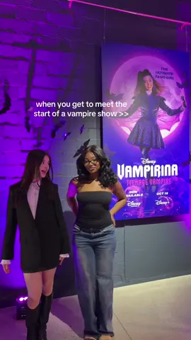 she was seriously the nicest! @Kenzi Richardson #vampirina #disney #vampire #halloween #show 