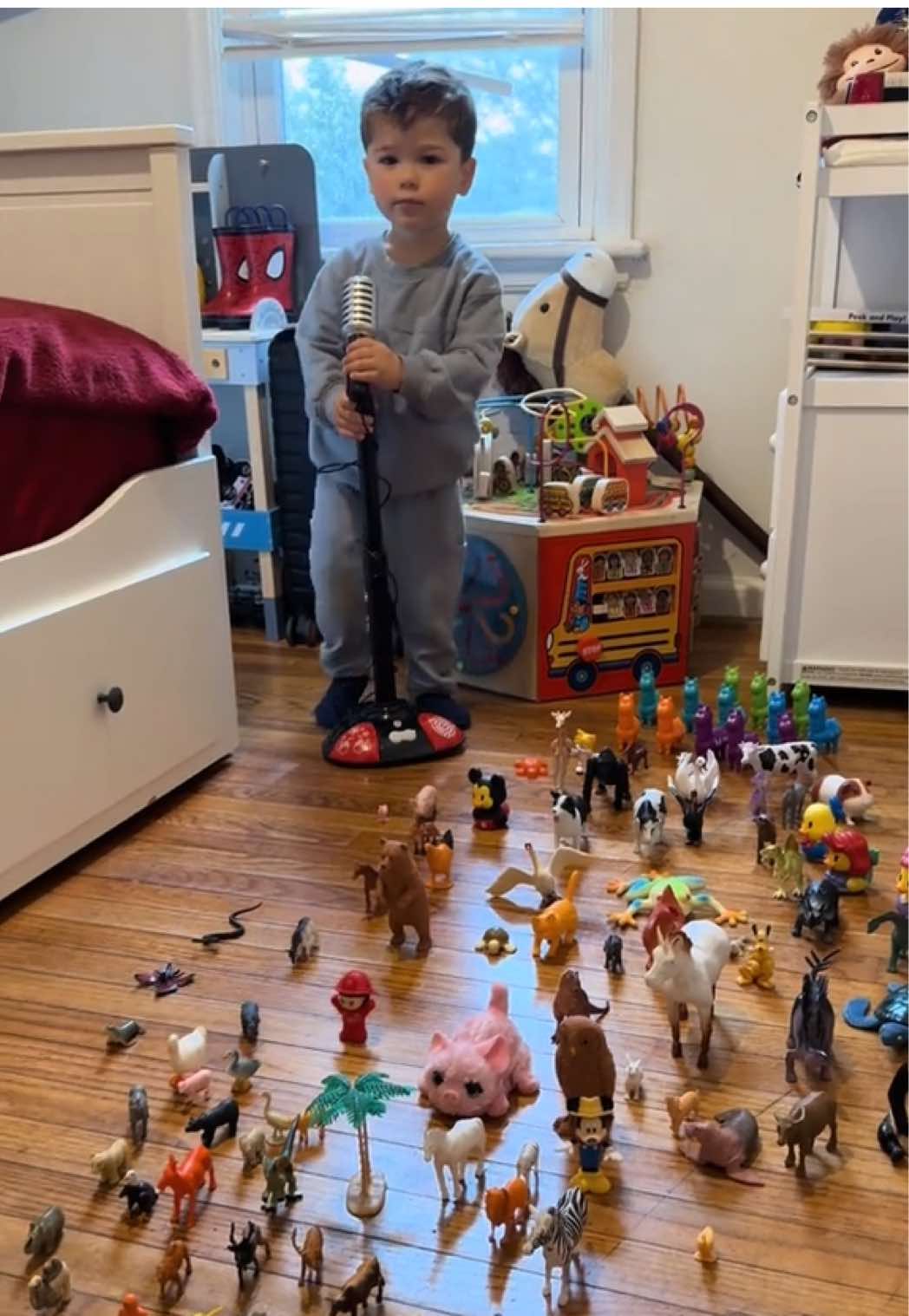 Christopher esta preparando un mix! 🎤🤣🥹#mialmatealabaseñor❤️✨ #niños #fypシ #funnyvideos #jesuslovesyou 