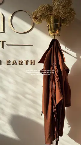 Because growth doesn’t always mean chasing more. Sometimes it means wanting different. 🍂 Maybe the dream was never the destination — maybe it’s who we become along the way. 🫶 cc @Taylor Swift  