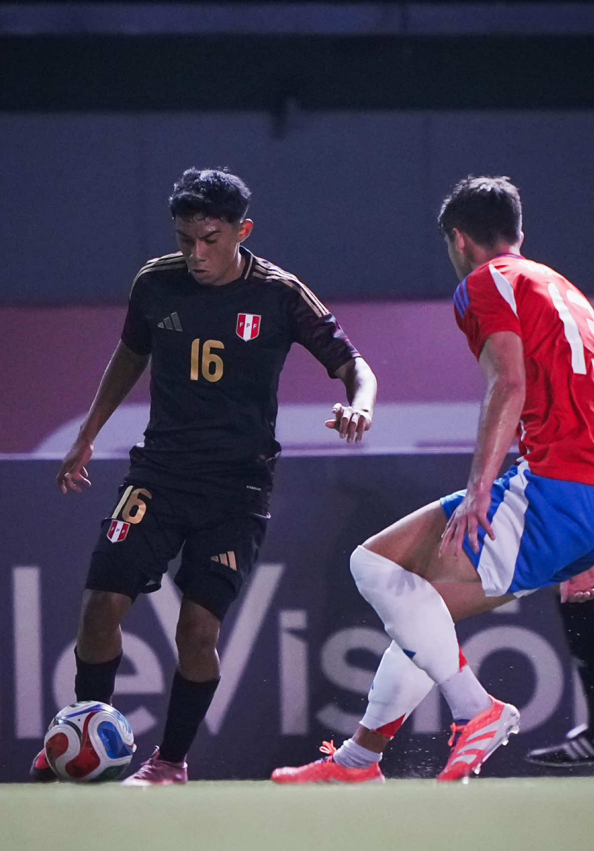 Selección Peruana | Maxloren Castro debutó con la #selecionperuana 🇵🇪. Seguimos creyendo en nuestro futuro. Lo mejor está por venir. #LaBicolor #fyp #futbol⚽️ #CapCut 