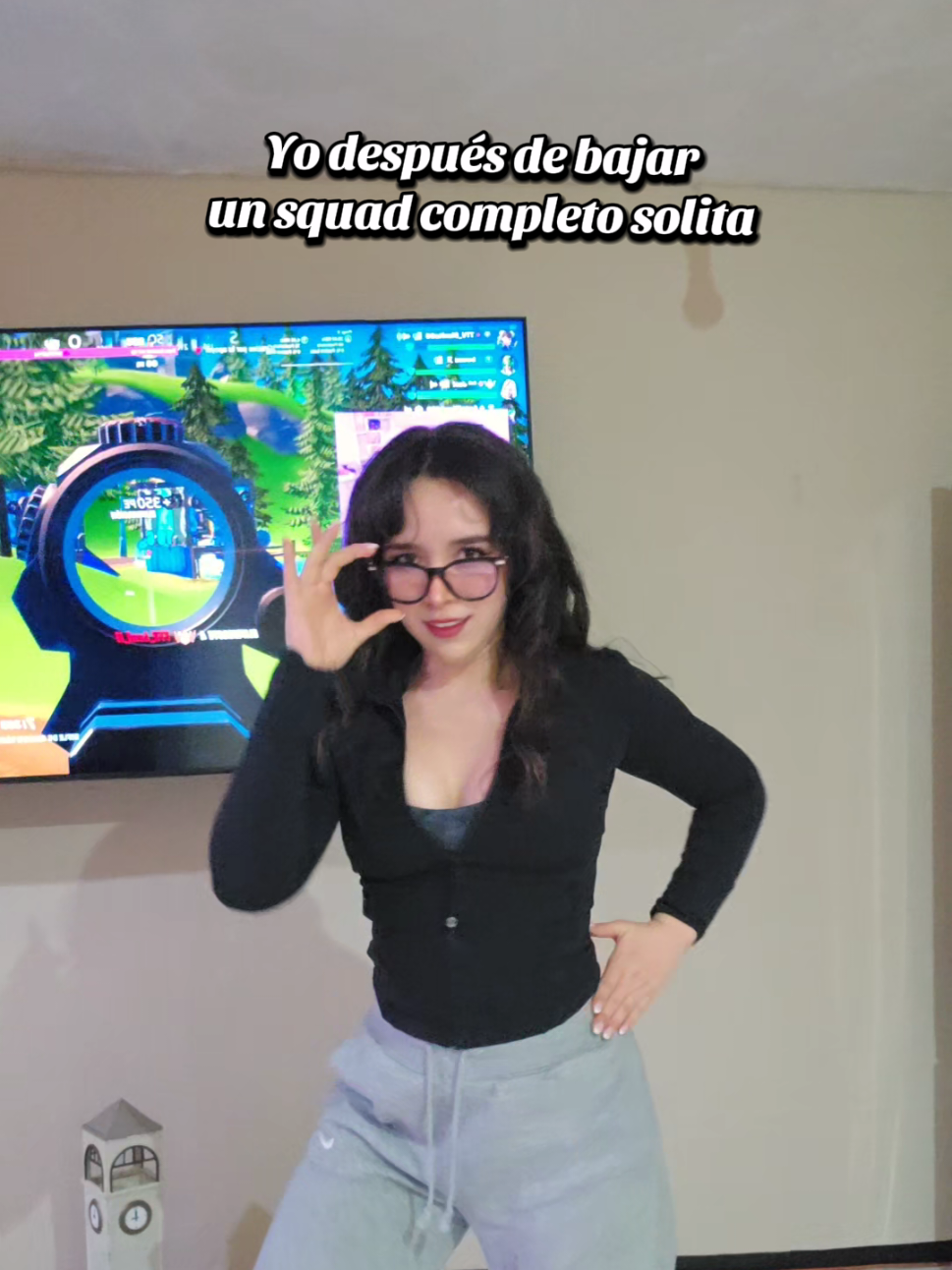 Saludos desde pisos picados 🫡 (emote peligrosa) #fortnite #fortnitedances #peligrosa #emote #GamerGirl 