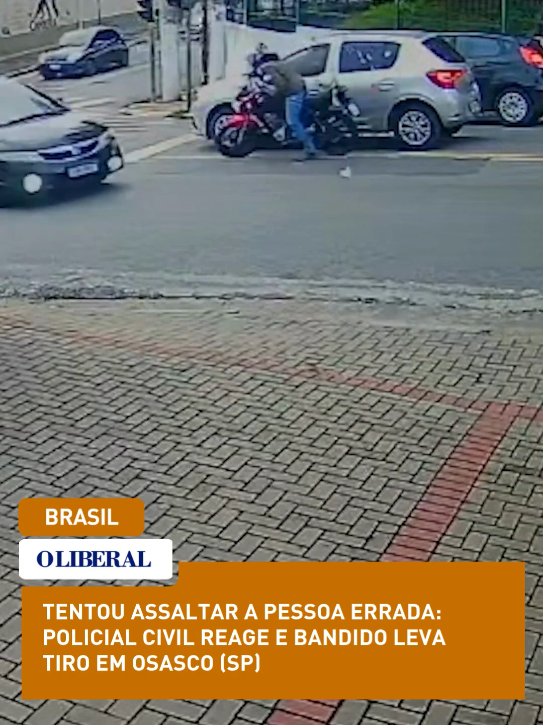Imagens mostram o momento em que um assaltante se dá mal ao abordar a pessoa errada: um Policial Civil. 🌚 O caso ocorreu na Avenida Flora, bairro Jaguaribe, em Osasco, na Grande São Paulo. Via @oliberal.com @policiacivil_sp_oficial