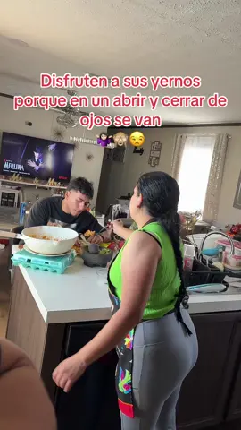 Disfruten a sus yernos porque en un abrir y cerrar de ojos se van...🤭🙈#paratiiiii #fyp #funny #humor 