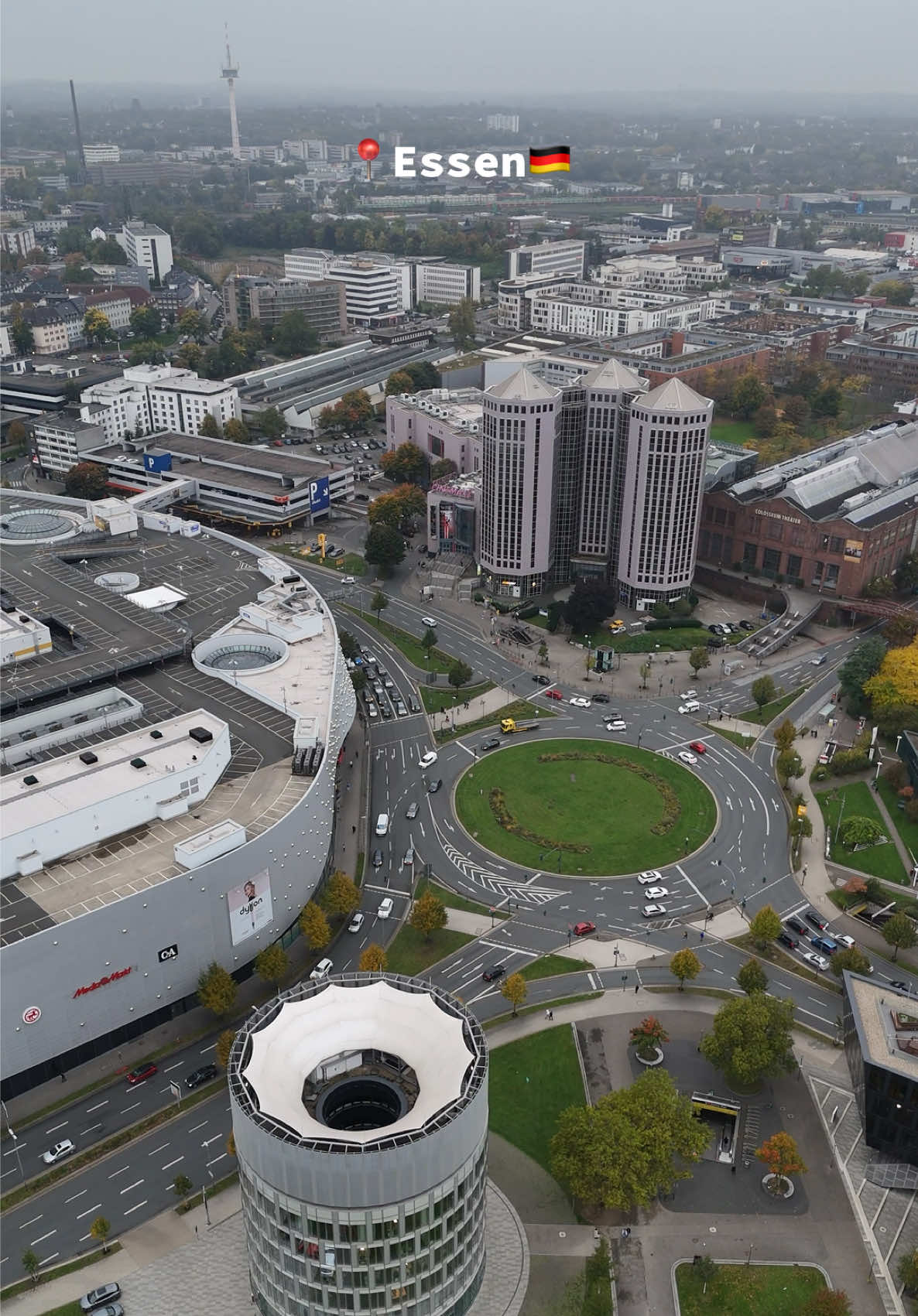📍Essen🇩🇪😍 Eine Minute in Essen reicht aus, um deine Vorstellung von deutschen Städten zu verändern😍 Natur, Kunst, Geschichte und Moderne, all das vereint an einem faszinierenden Ort. 📸By: sabah.alhawery #essen #nrw #travel #germany #reisen  