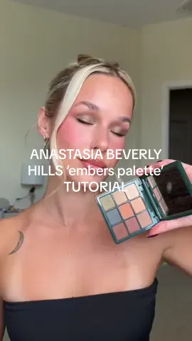 can create endless fall looks with the embers palette from @Anastasia Beverly Hills shop now at Anastasiabeverlyhills.com 💚  #anastasiabeverlyhills #falleyeshadow #eyeshadowtutorial #greeneyeshadow 