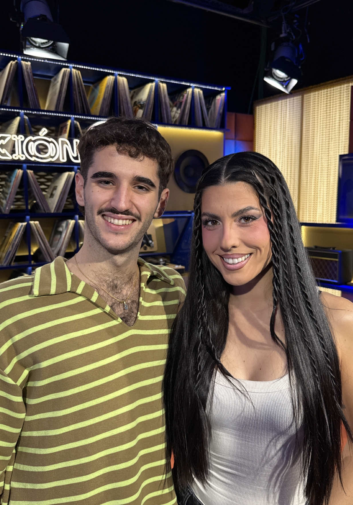 Hoy en #ConexiónOT14O tenemos a @carlos.ot2025 🥹💙✨ También la FAVORITA de la semana, @teyou.ot2025, estará con @miriamrodriguezmusic a partir de las 20 h en @PrimeVideoES 🔥