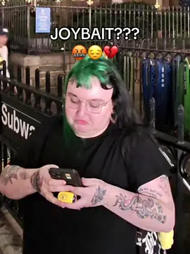 She definitely scrolling thru the weather app #fyp #funny #prank #joybait #onoo2