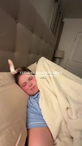 Brb just over here romanticizing my mornings before my wild toddler gets up!! #morningroutine #morningvlog #sahm #momroutine #morninginmylife 