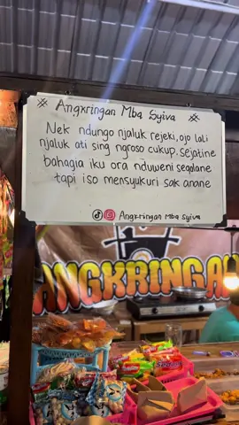 Angkringan Mba Syiva lokasi Pasar Manis Purwokerto belakang Patung Bawor Buka jam 18.00-02.00, tutup setiap Minggu #angkringanmbasyiva #syivaoktavianaa #pakevbukanf 