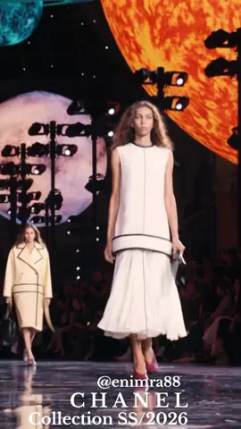 @THE 𝐅𝐀𝐒𝐇𝐈𝐎𝐍 HUB #chanel #fashionshow #womenswear #catwalk #Runway 
