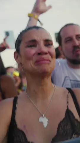 MOMENTAZO 'CHILDREN' 💛 Si bailas con los Jumper Brothers una vez al año, siempre serás joven 🤩 👉Consulta las fechas de la gira 2025 y 2026 en www.lovethe90s.es