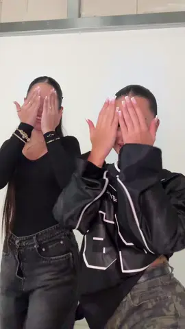 I found my twin 👯