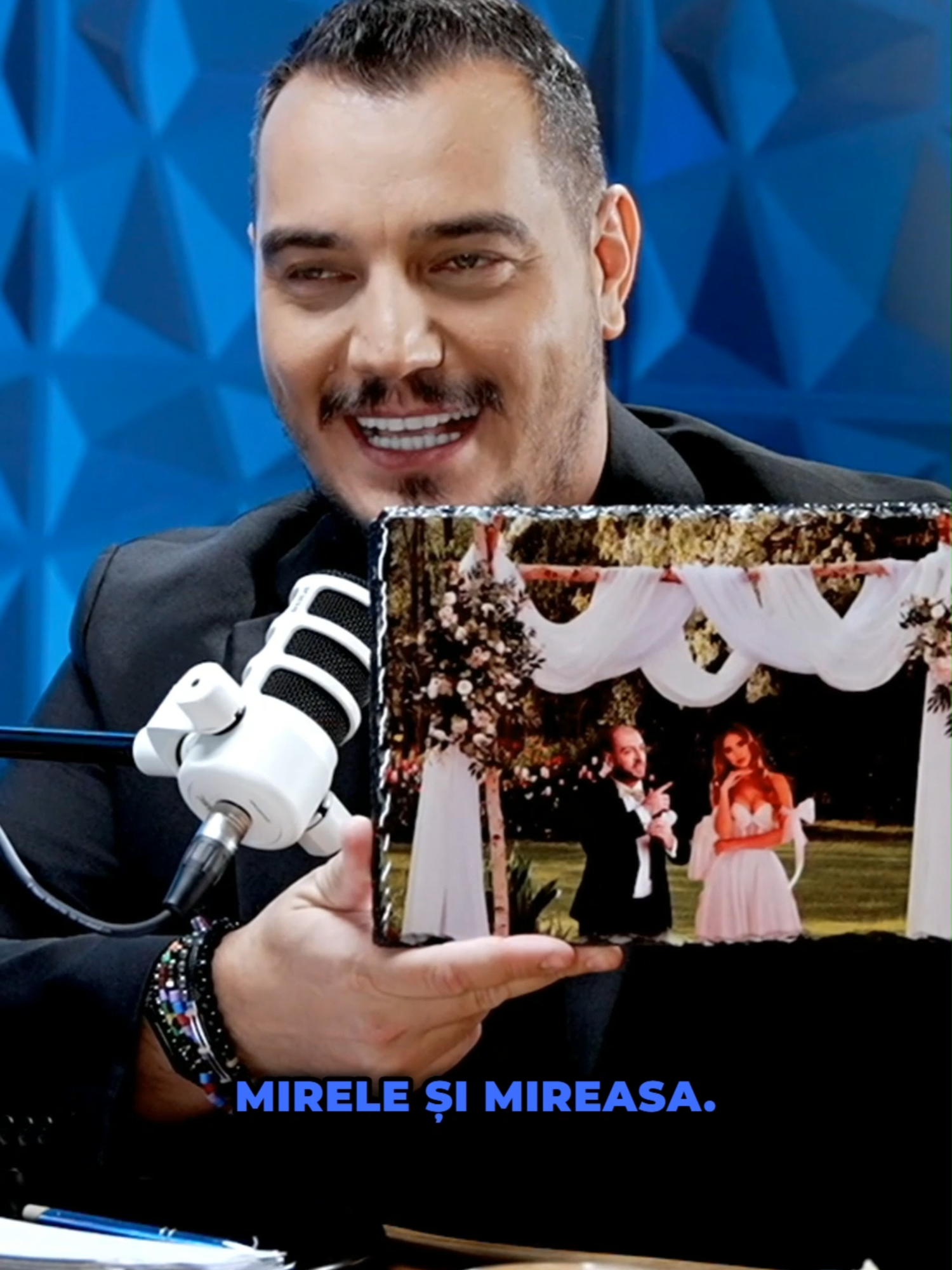 Invitații din această săptămână sunt CRBL și OLGA. Ne vedem mâine la 19:00.