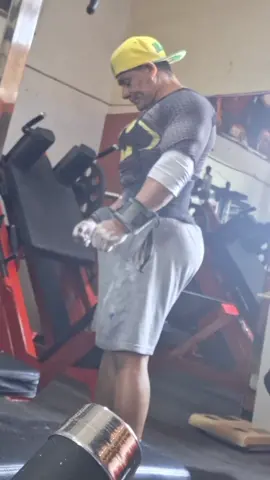 Castigando a los triceps...🤗