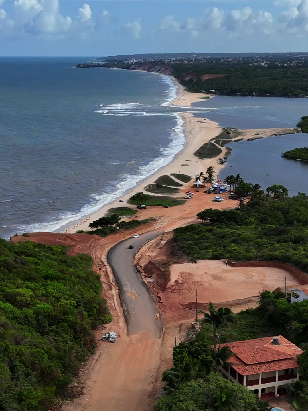 O paraíso é aqui: Barra de Gramame 🏖️ Sombra, mar e uma energia boa que só João Pessoa tem! ☀️ A Barra de Gramame é um dos lugares mais encantadores da Paraíba — perfeita pra relaxar e se apaixonar por cada detalhe 💙 ✨ Curte, compartilha e vem conhecer pessoalmente esse pedacinho do paraíso! 🔗 Siga o @portaljampa e descubra mais destinos incríveis! #PortalJampa #BarraDeGramame #JoãoPessoaPB #TurismoPB #PraiasDoNordeste #VisiteParaíba #TurismoDeNatureza #DestinoNordeste #NaturezaPB #LitoralSulParaíba #ExploreOPB #TurismoLocal #VemPraJampa #BelezasDoNordeste #ViagemNordeste #TurismoBrasil #ParaísoNatural #JoãoPessoaTurismo #PraiasDaParaíba #RoteiroPB