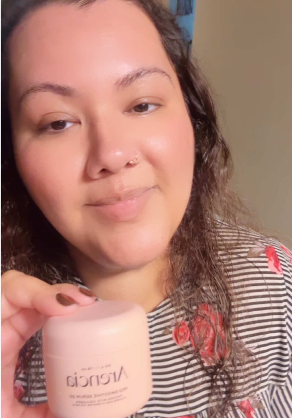 Wake up to smooth, glowing skin with Arencia’s Red Smoothie Overnight Face Mask Serum. Enriched with 30% Red Collagen Complex and niacinamide, this lightweight formula boosts elasticity, evens skin tone, and deeply nourishes while you sleep. Rosehip and hibiscus extracts add antioxidant care for a refreshed, youthful complexion by morning ☀️♥️@Arencia @Arencia @Arencia Influencers #Arencia #OvernightMask #SleepingMask #FaceSerum #HydratingSerum     