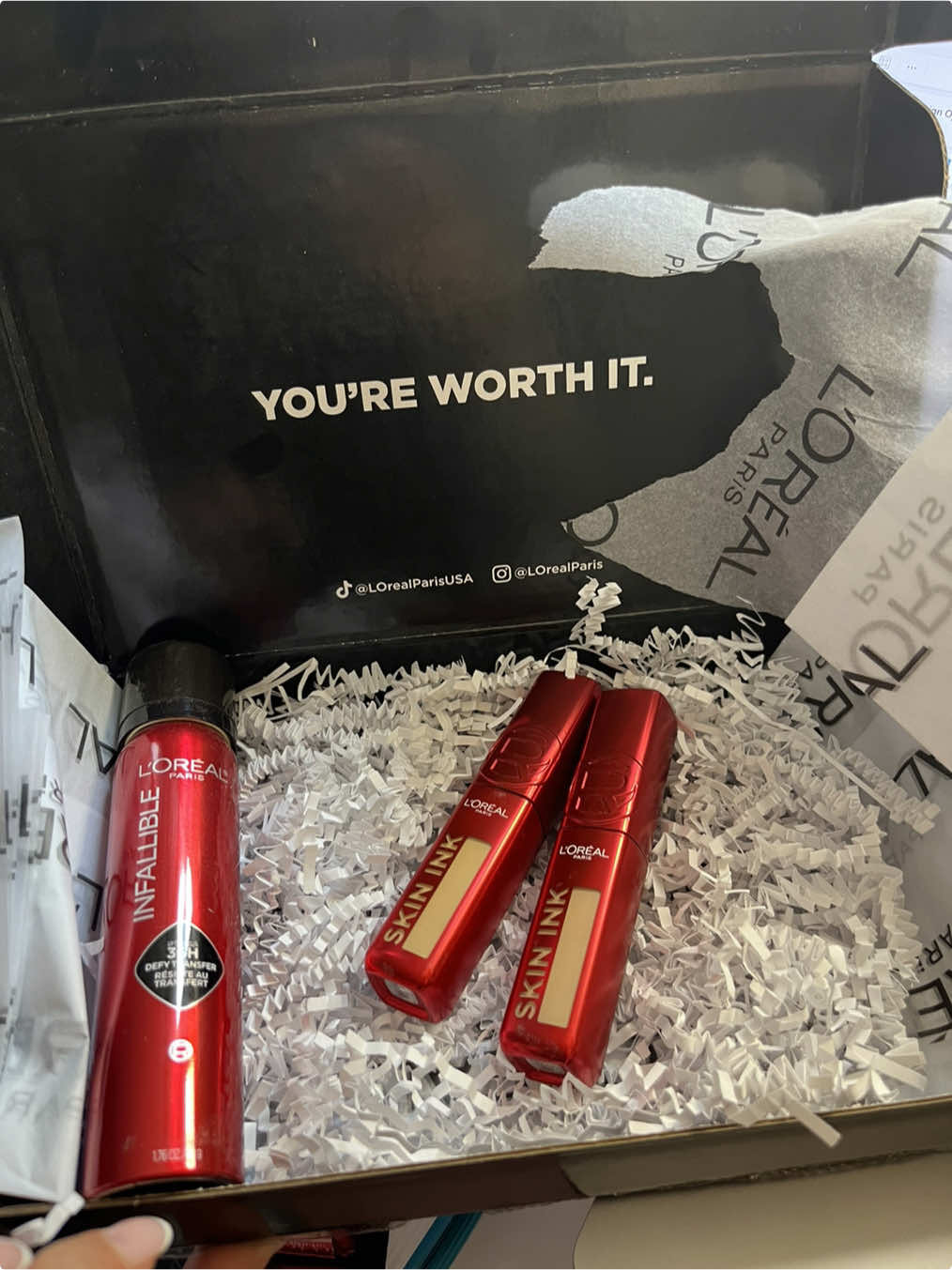 Thank you @loréal paris usa 😘😘 #makeupunboxing #beautyunboxing #makeup #beauty 