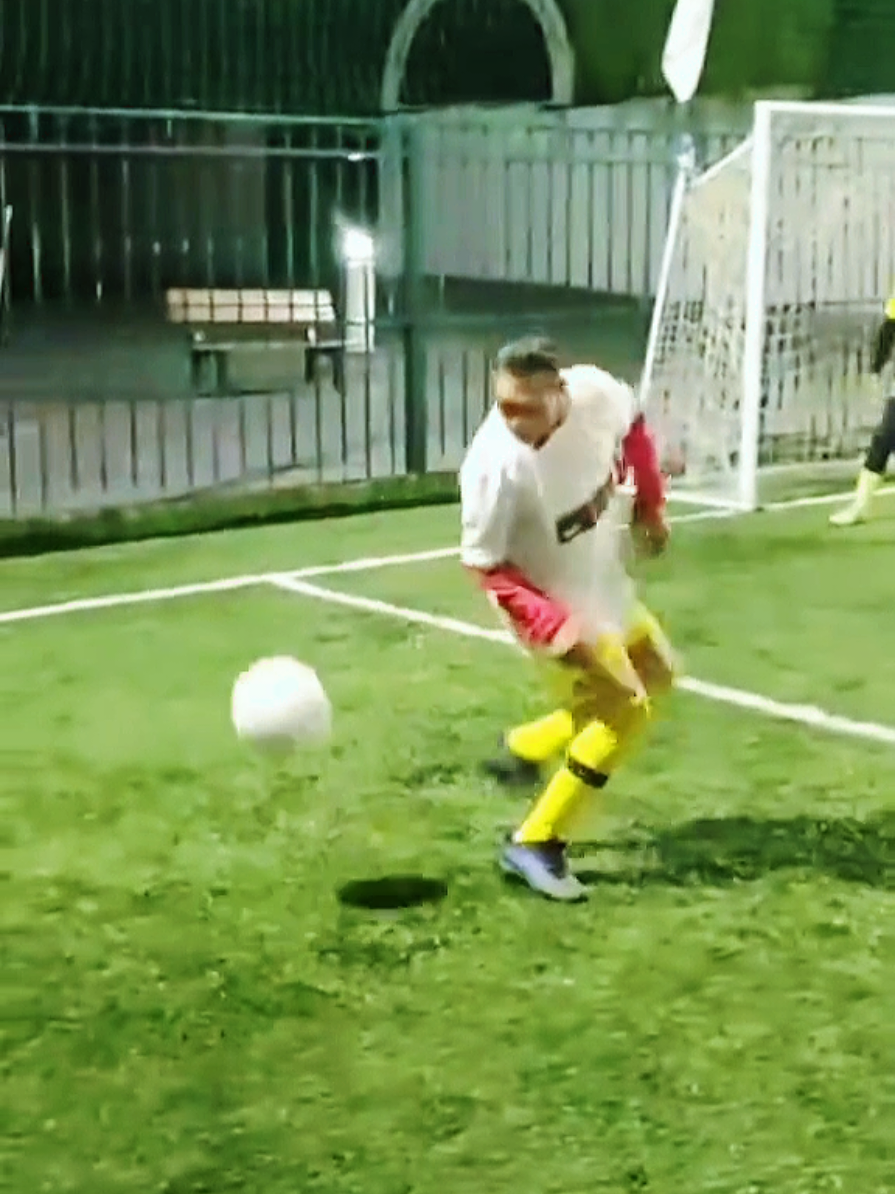Skills and goals of the player Shosha, a world football legend, in the German League, the Champions League, and World Cup qualifiers.  #choucha #shosha #championsleague #münchen #fotball 