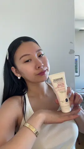Glowy skincare routine with @physiogel_usa @LG beauty US 🧖🏼‍♀️ #physiogel #rednesscream #skincarethatworks #skinbarrier #dermskincare 