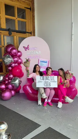 So exciting to be around other like minded latinas in Chicago! We are growing 🩷  @Latina Social Wellness Club🖤 #Chicago #latinapilates #Chicagocontentcreator #pilates #chicagotiktok 