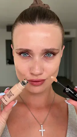 this is ICON base, babe @Armani beauty Luminous Silk Foundation 4.75 & Luminous Silk Concealer 3.75⠀ available at @sephora ⠀ ⠀ #armanibeauties #giftedbyarmani #luminoussilk