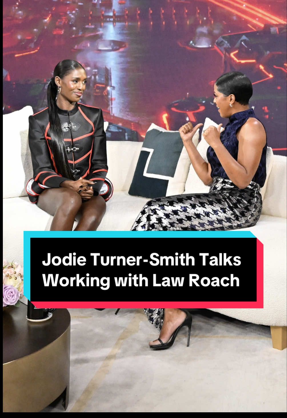 You’ve got an incoming call, #gretaconstantine! 📞 #jodieturnersmith reveals the story behind the iconic look #lawroach pulled for the “Tron: Ares” press tour and why it was such a MOMENT. 🇯🇲 #tronares #jamaica 