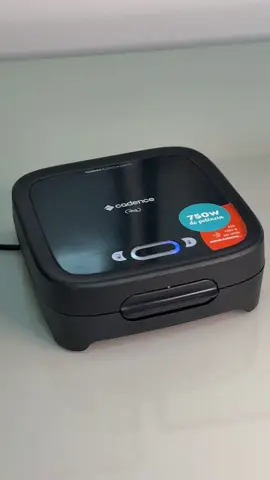Cozinhar bem nunca foi tão fácil 🩵 Com a Sanduicheira Click Cadence, você prepara alimentos saudáveis, crocantes e sem óleo. Design moderno, placas antiaderentes e resultado perfeito em cada preparo! ✨ Clique aqui e compre agora — alimentação leve, prática e cheia de sabor! #cozinha #sanduiche 