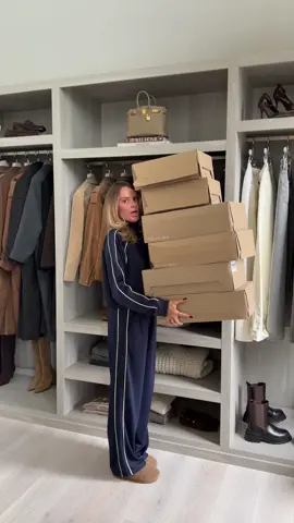 Wow Zara is not PLAYING! 😍 #fyp #tryonhaul #zarahaul #zara 