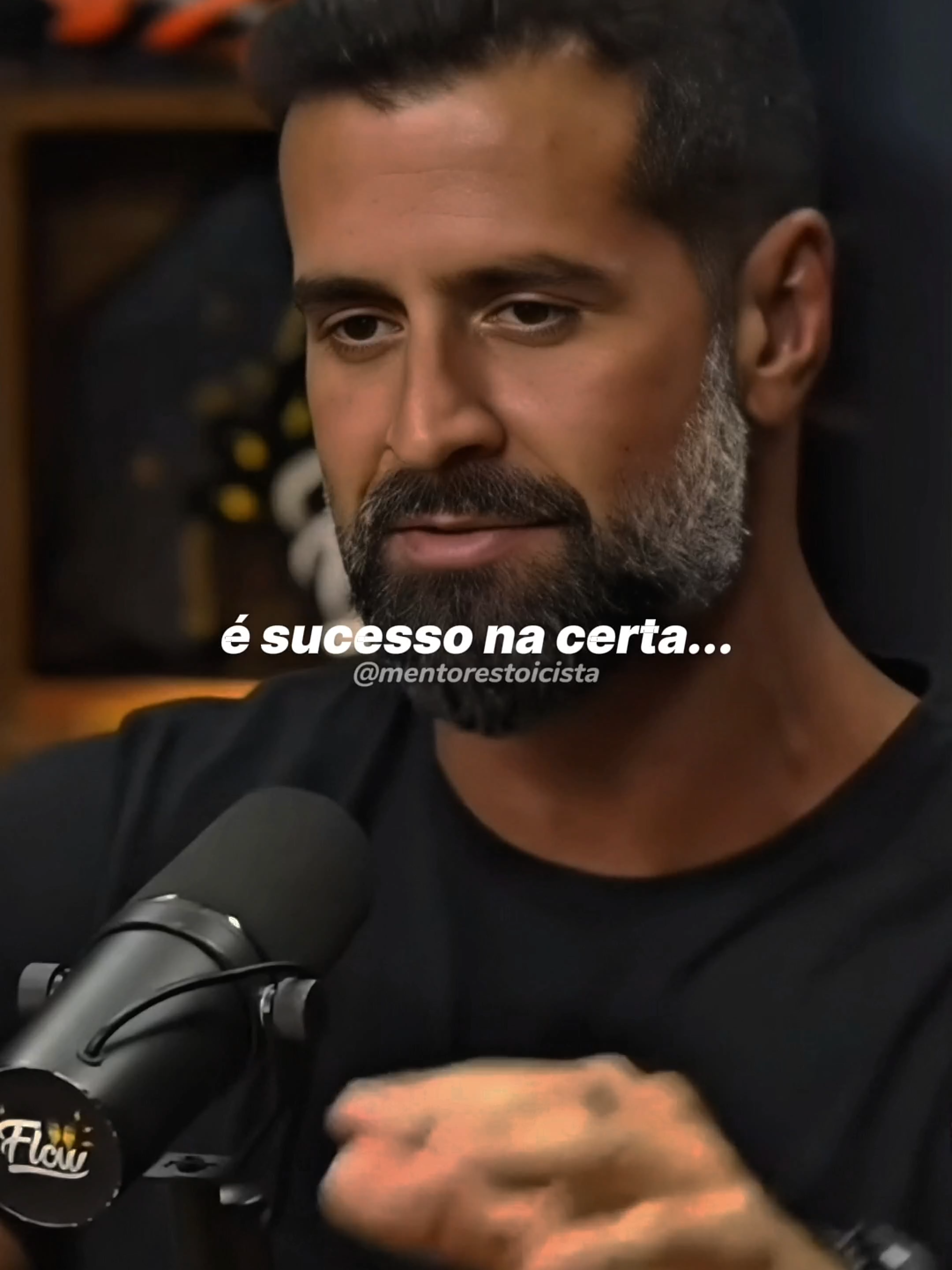 Os pequenos passos de hoje te levam longe amanhã. Não pare! | Guto Galamba Subir um degrau por dia exige coragem e paciência. Mas é assim que se constrói o topo. Qual foi seu passo de hoje? 💪🎯 Siga 👉 @mentorestoicista #motivação #mentalidade #disciplina #crescimentopessoal #constancia #sucesso #foco #reflexao #mentepositiva #proposito