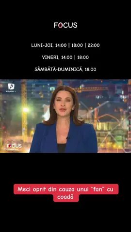 Un meci de fotbal a fost întrerupt seara trecută dintr-un motiv neobișnuit. Un șobolan a decis să-și facă apariția pe gazon spre amuzamentul fanilor și disperarea organizatorilor  #primatv #focusprimatv