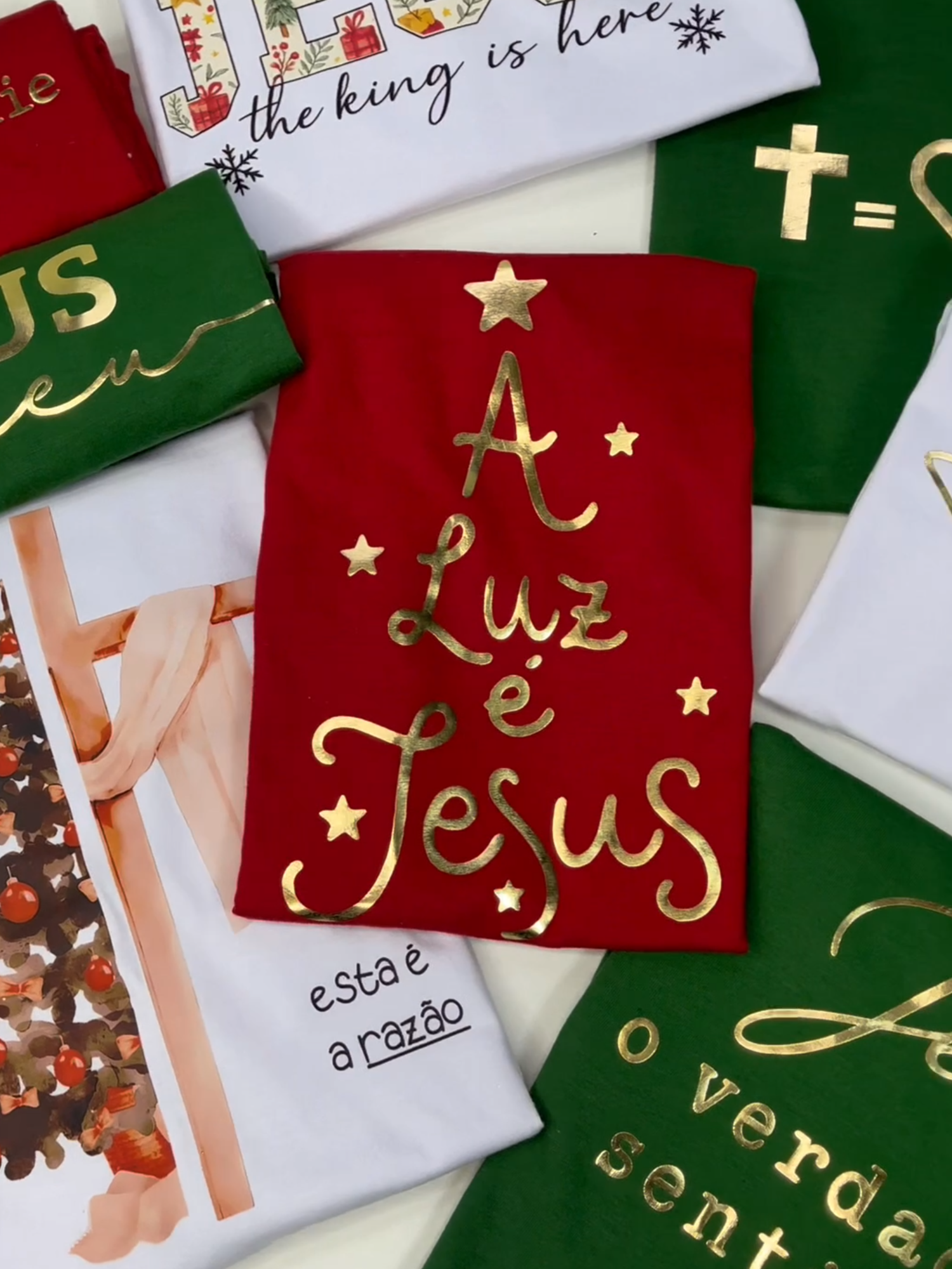 O Natal ja chegou aqui na Blessed, e preparamos com muito carinho e dedicação nosso novo lançamento, para saber mas sobre, acesse nosso link do site na bio e garanta suas peças para o Natal aqui na Blessed ✨🙏 #blessed #lancamento #jesuslovesyou #camiseta #jesus #modafeminina #Fé #cristoteama #viral