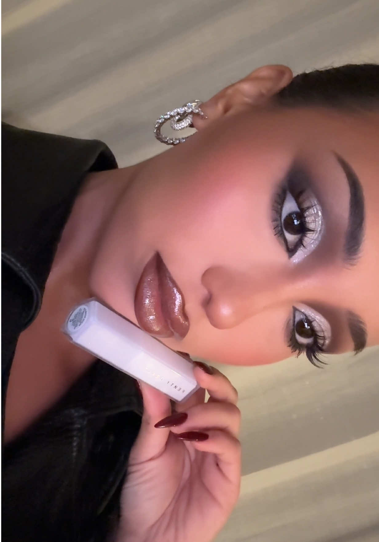 The prettiest glitter gloss ✨ @Fenty Beauty #makeup #glossbombstix 