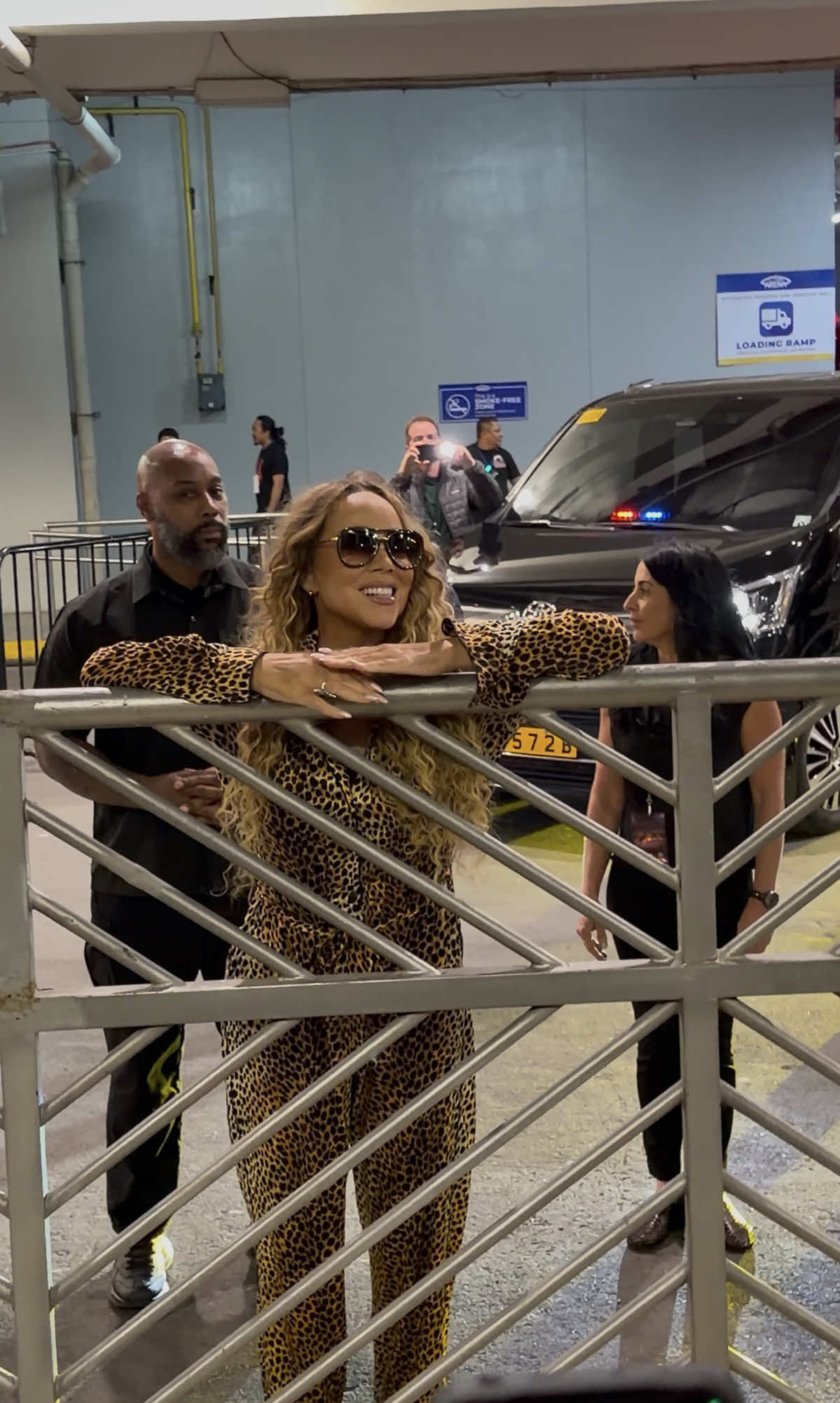 Honestly, I could die happy right now just seeing you Mimi!!. 💫 Did not expect that you’ll come out for Filipino lambs @Mariah Carey!!!!   We love you! #mariahcarey  #LambforLife #thecelebrationofmimi2025  #moaarenaconcert #BestBirthdayGift