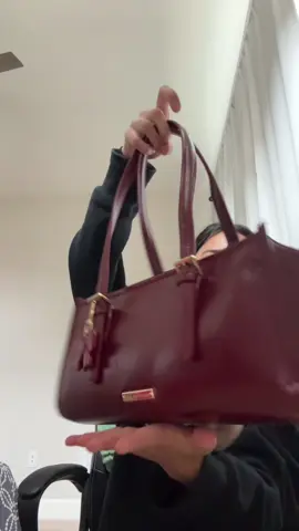 The perfect size to hold all my trinkets and lippies and digi yk girl stuff 🤭 #purse 