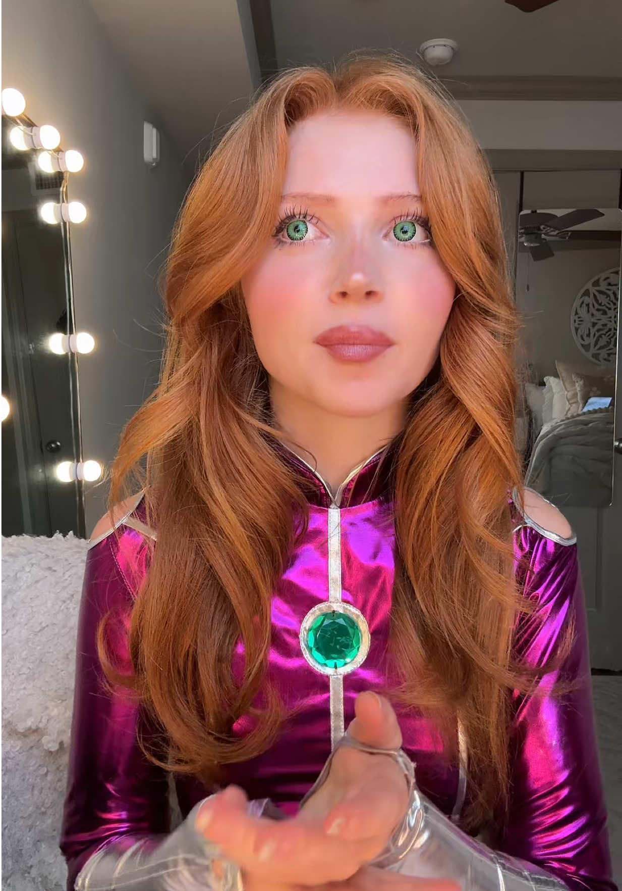 I love you!! ALL COSTUMES LINKED IN BIO!!! 💕 #starfirecosplay #teentitans #halloweencostume #redhead #starfire 