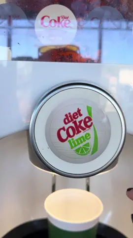 Try diet coke lime with me 🥤🍋‍🟩 #fyp #for #wingstop #dietcokelime #tastetest 
