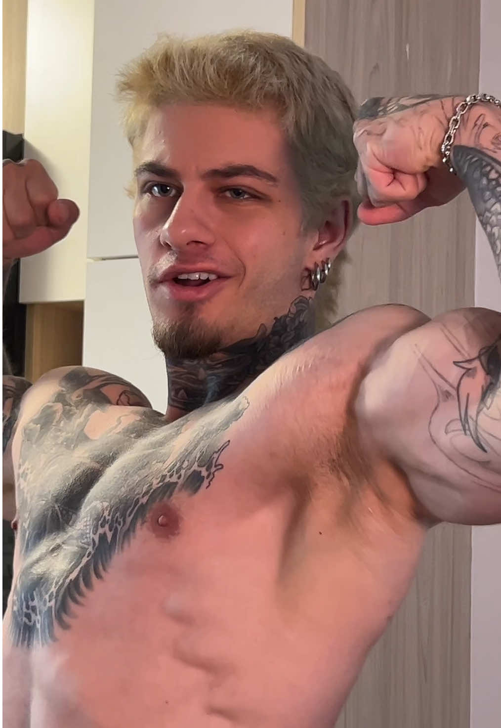 Shawty so thick, think im boutta crash out 😔