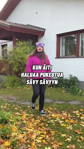 Mainos @tagrepublic.fi x Pontso Nyt äidin oma pompulapipo myynnissä! 💜 Voit siirtyä verkkokauppaan ja tehdä ennakkotilauksen mun profiilista löytyvästä linkistä. 🥳