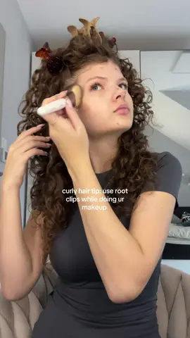 #curls #curlyhair #curlyhairtips #volumecurls #curlyhairroutine 