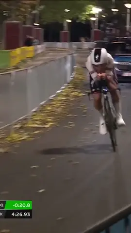 Ethan Hayter sets the fastest time on the course, edging out Cameron Rogers in the Tour of Holland Prologue 🔥⏱️