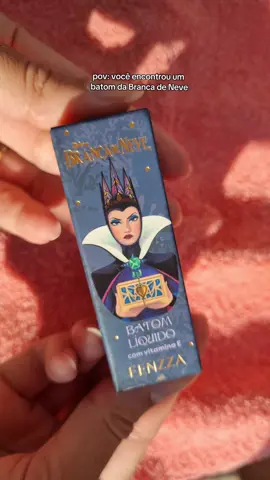essa linha tá tão linda @Fenzza Make Up 🍎👸 #fenzza #brancadeneve #batom #fenzzamakeup #princesa 