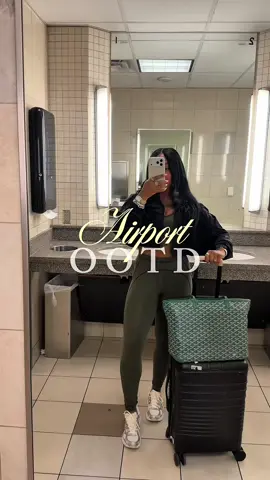 Love throwing on an @Alo Yoga set to fly in. Super comfy and if I’m going somewhere warm it makes it easy as wellll to not be sweating upon arrival ✨  #airportootd #outfitinspo #aloset #aloyoga 